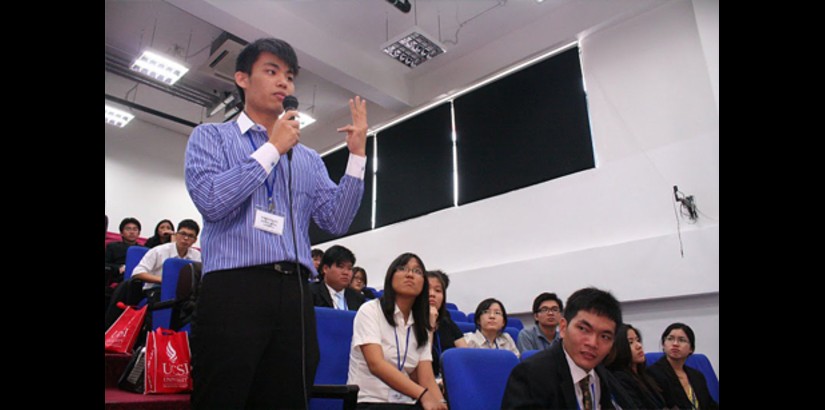  A participant presenting a proposal on how to introduce greater transparency within a government ministry