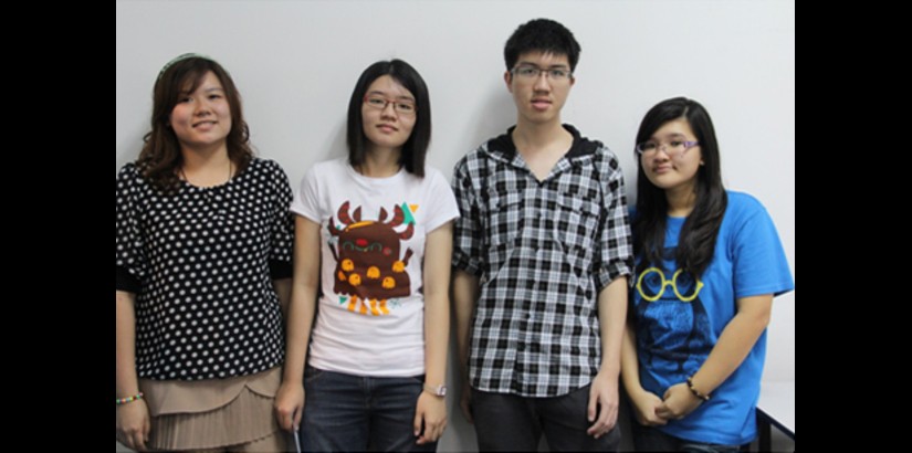  TOP SCORERS: Loh Chen Lam (second from right) and Tai Sin Yee (first from right) taking group photo with their classmates, Angela (first from left) and Then Shi Lee (second from left) after receiving their results.
