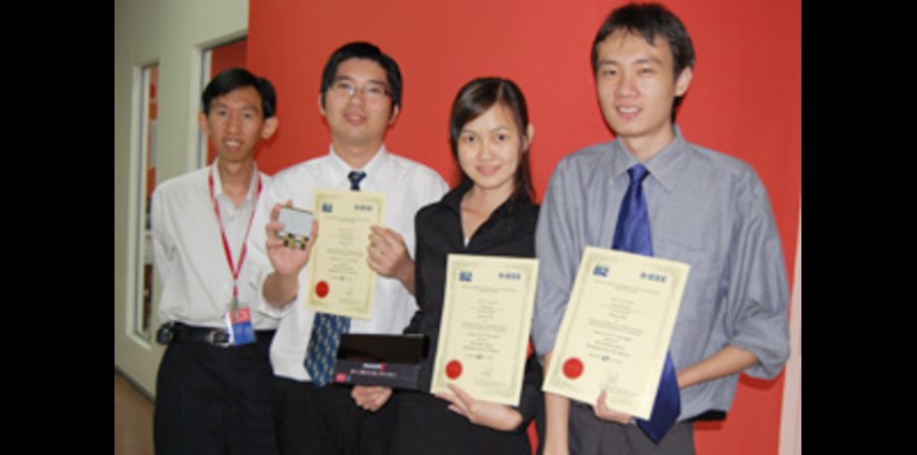 Rodney (advisor) with students Mimi Iriana, Tan Aik Chun and Yeap Khai On who won third place for their invention, the ‘Modular LED Dot Matrix Display System (Modulex)